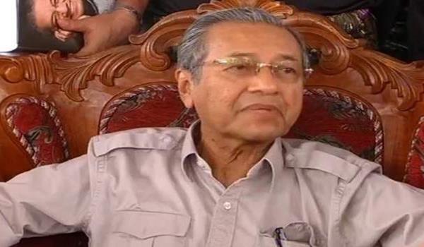 Tun M Dimasukkan Ke IJN